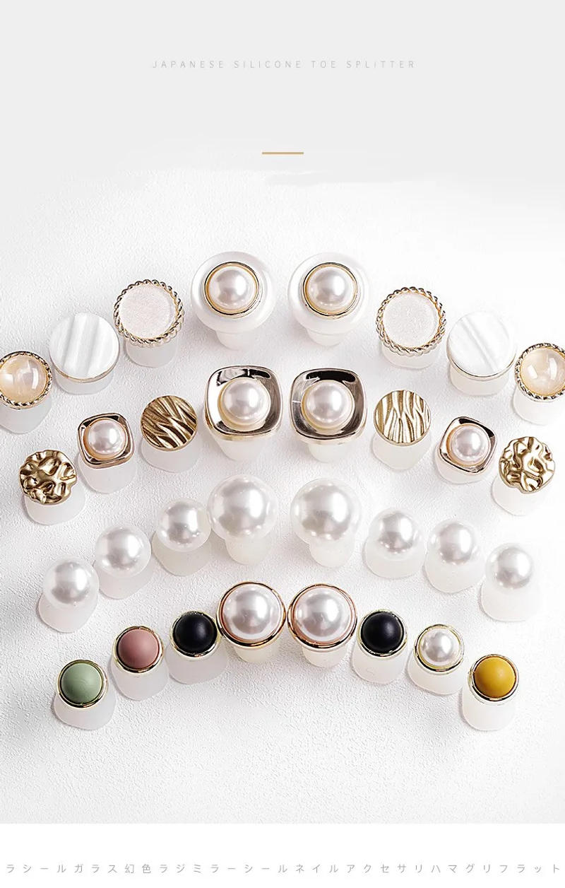 Description Picture 2 of item8Pcs Silicone Toenail Separator Foot Divider Daisy Flower Charming Design Form Salon Manicure Pedicure Care Nail Art Tools