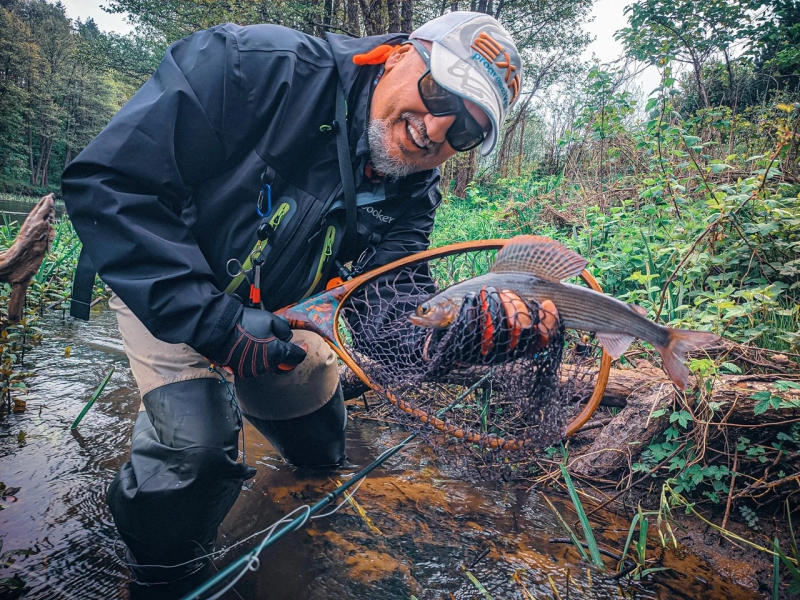 Description Picture 3 of itemNew Men's Fly Fishing Wading Jacket Breathable Waterproof Fishing clothing Wader Jacket Hiking Camping Trekking Hunting Clothes