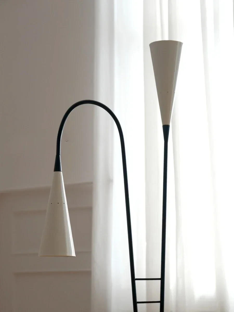 Description Picture 5 of itemMedieval Vintage Floor Lamp Medieval Vintage Living Room Live Background Light торшер напольный lampara de pie salon stehlampe조명