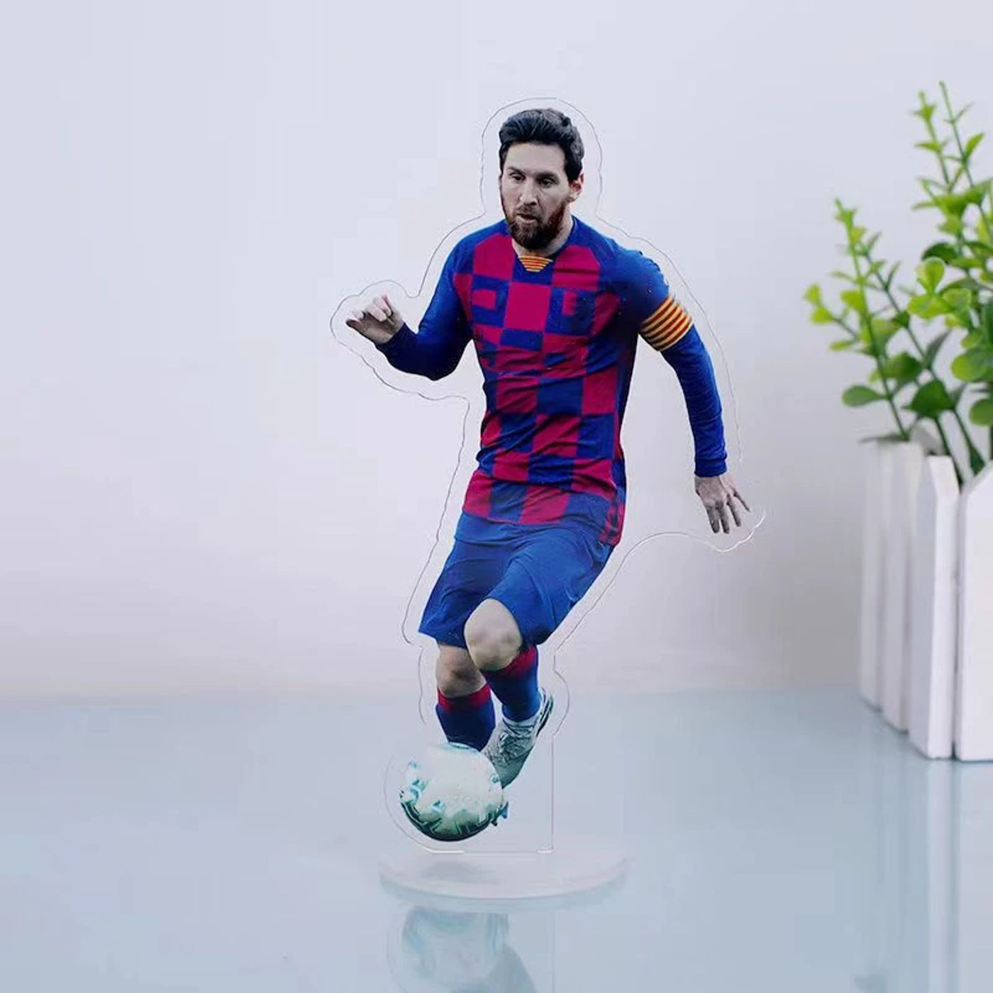 Description Picture 4 of itemC Ronaldo Bicycle Kick Ornaments Messi Classic Actions Football Craft Acrylic Soccer Keepsake Home Decoration Fans Gift 2024 New
