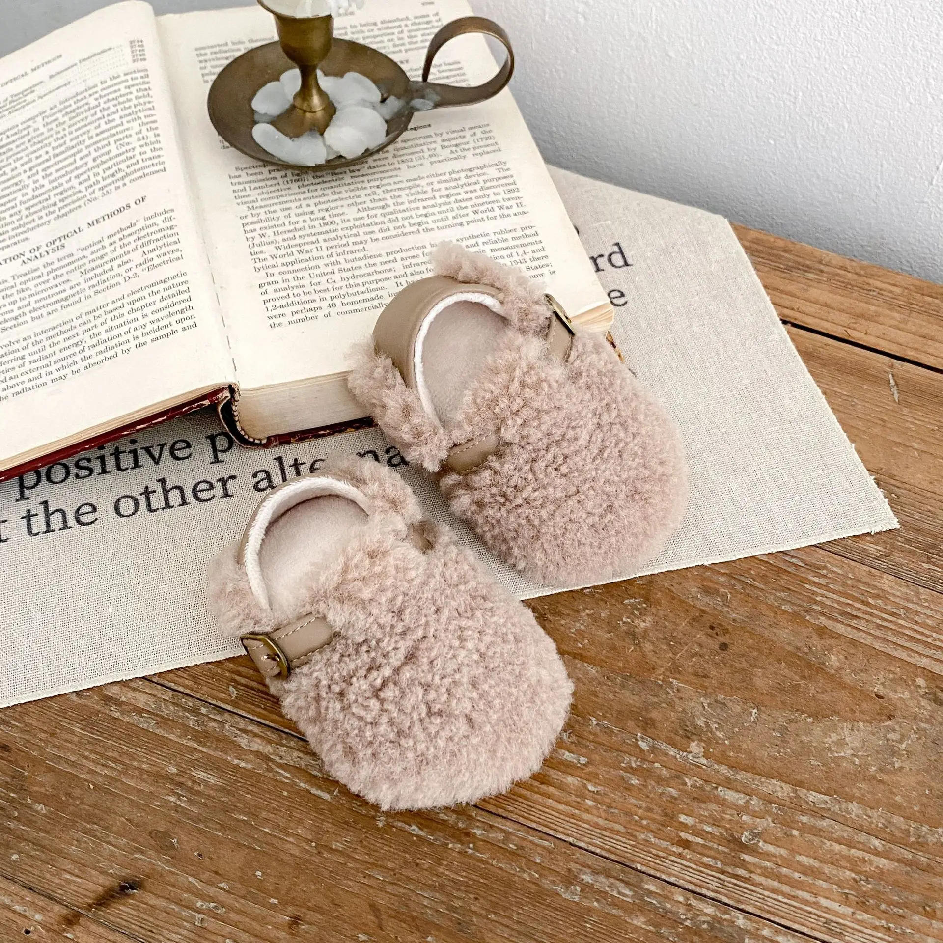 Description Picture 6 of itemHoneyCherry Winter Baby Warm Rubber Soft-soled Shoes 0-1 Years Old Boys and Girls Thickened Fur Shoes Kids Shoes