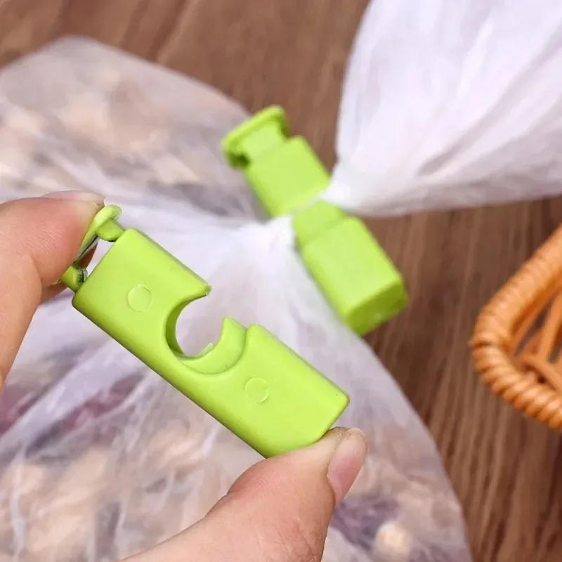 Description Picture 3 of item1/12Pcs Food Sealing Clips Bread Storage Bag Clips For Snack Wrap Bags Spring Clamp Reusable Kitchen Organization Sealing Clamp