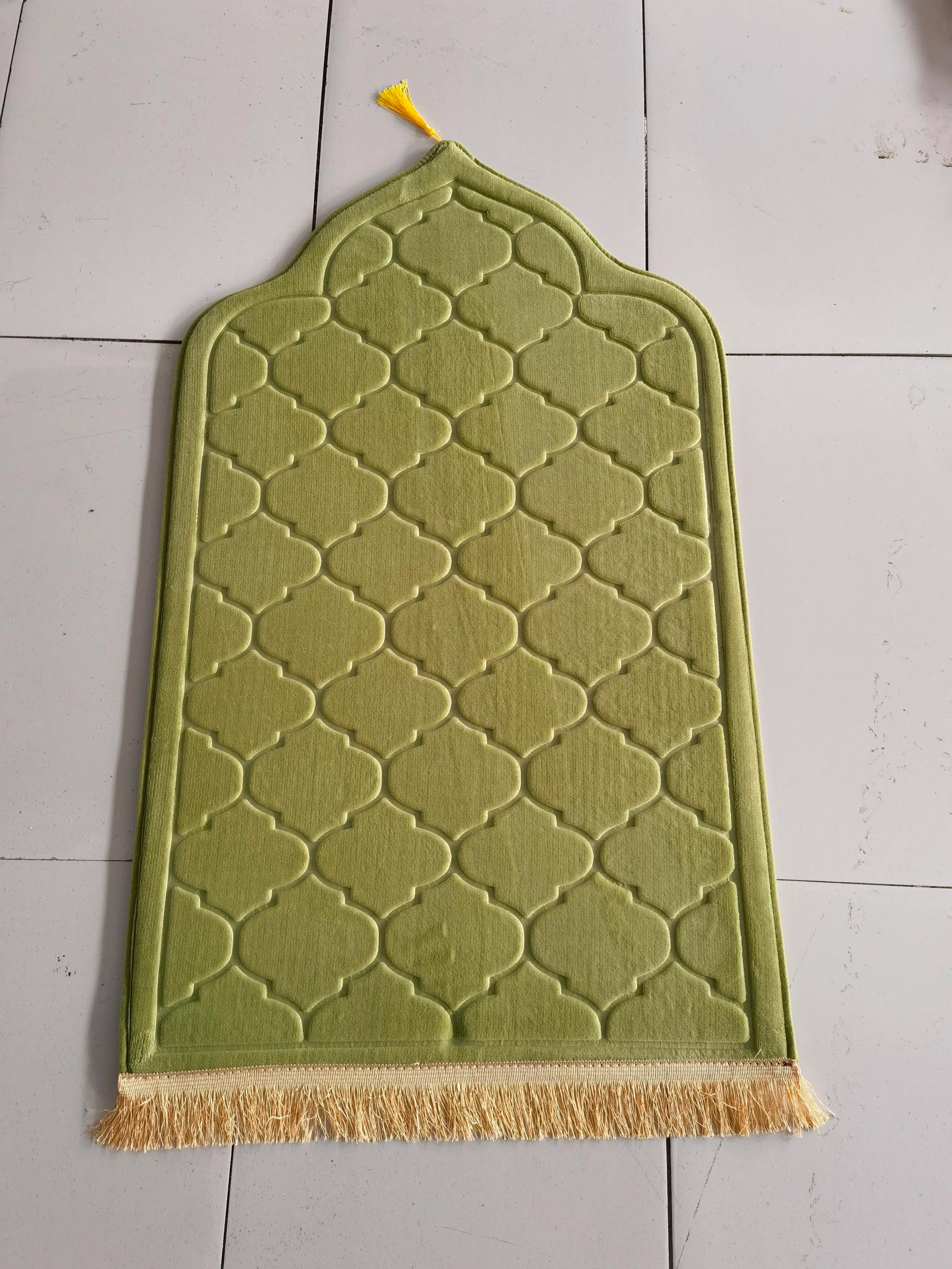 Description Picture 6 of itemFlannel Prayer Mat For Muslim Ramadan Worship Kneel Blanket Embossing Floor Carpets Anti Slip Soft Portable Travel Prayer Rug