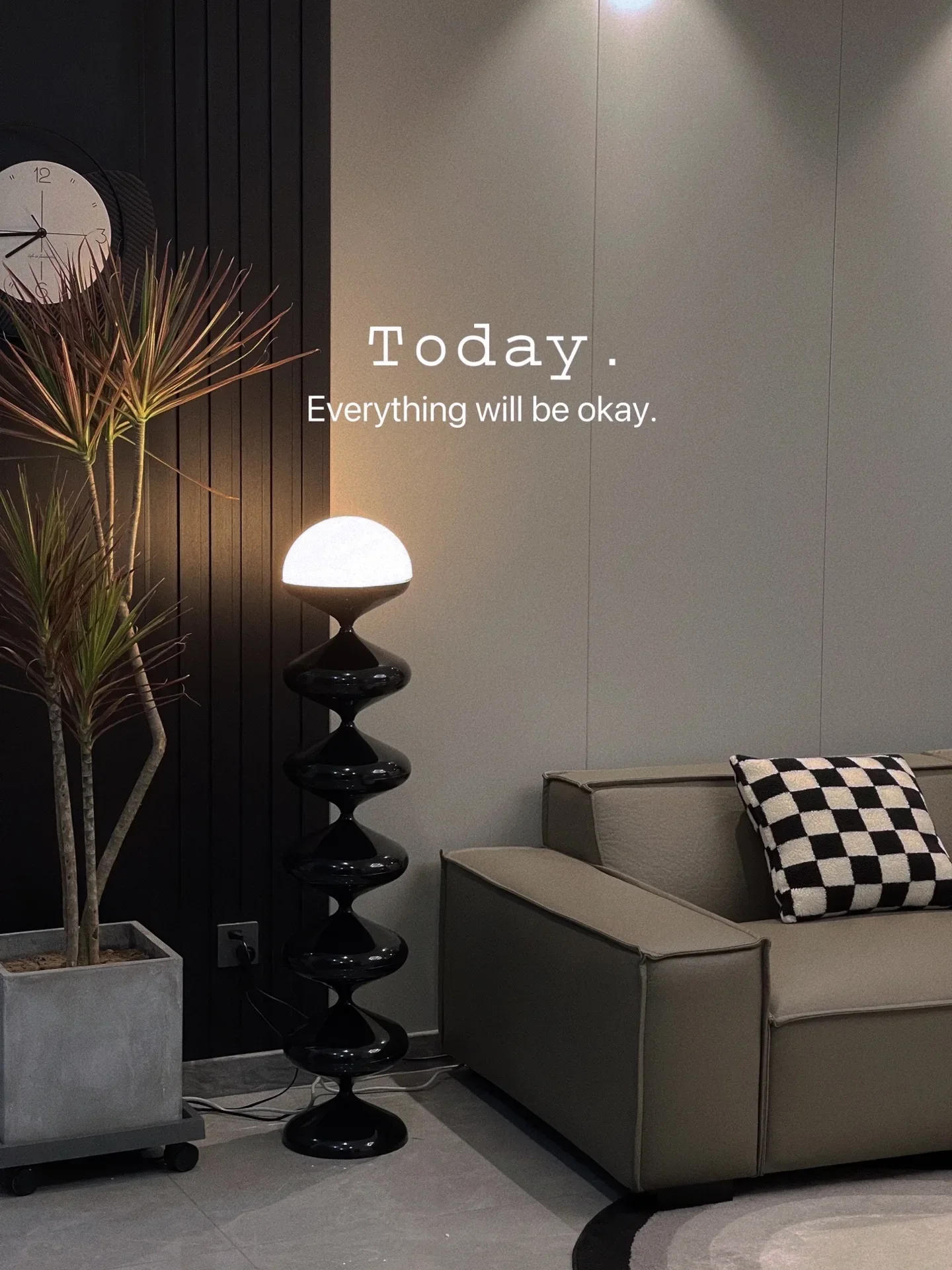 Description Picture 3 of itemWarm Halo Gourd Floor  Lamp Decoration Simple Standing Floor Light Living Room Bedroom Beside Sofa Corner Lamp