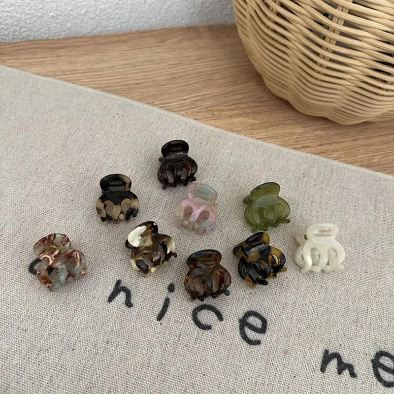 Description Picture 3 of itemShape Acetic Acid Small Hair Claws Shark Clip Small Hair Clip Mini Hair Claw Korean Style Headwear Female Hair Accessories