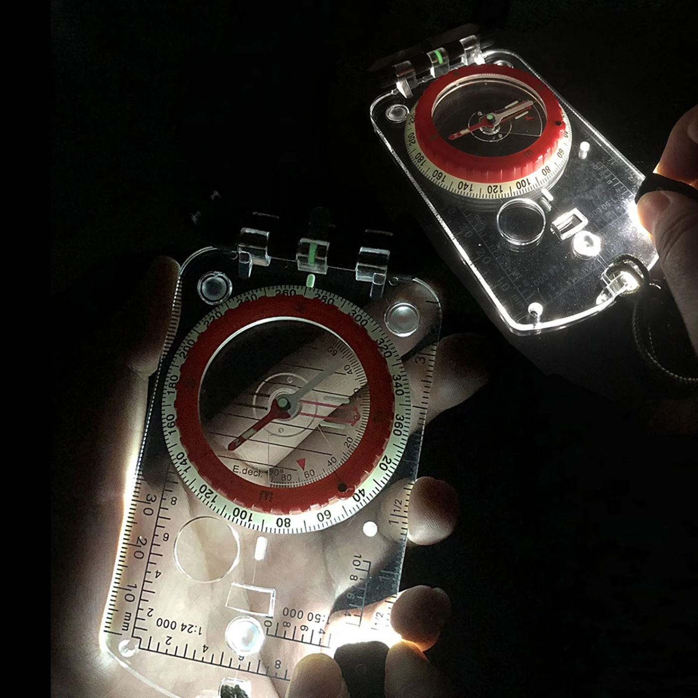 Description Picture 5 of itemLuminous Compass With Mirror Multifunctional Waterproof Outdoor Hiking Climbing Luminous Compass With Light Map Directional