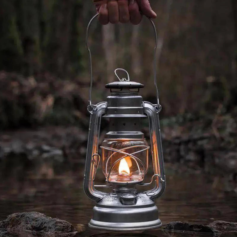 Description Picture 6 of itemKerosene Lantern Camping Lights Metal Hurricane Oil Table Lamp Outdoor Portable Retro Lights for Picnic Backpack Camping Supplie