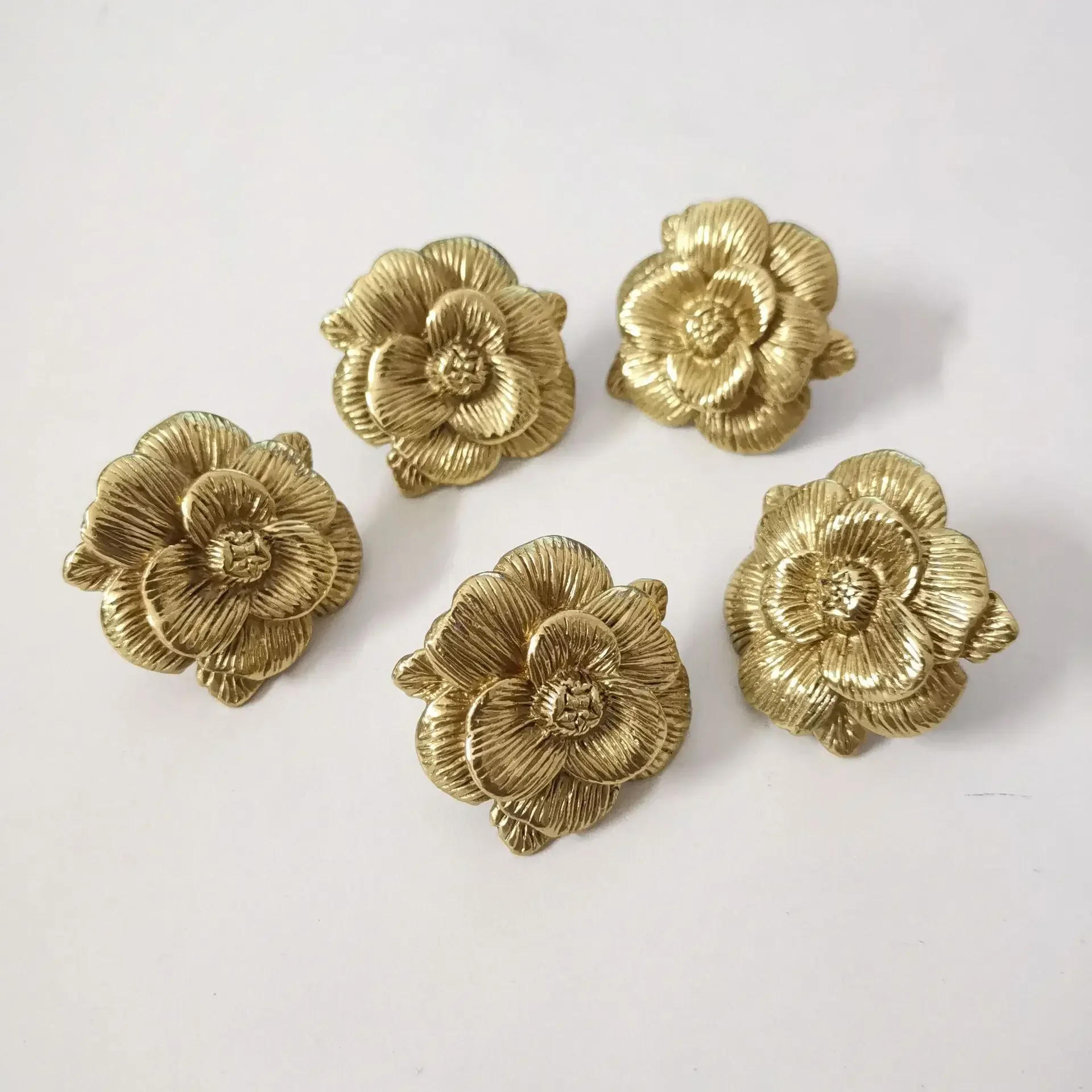 Description Picture 5 of itemRetro Brass Rose Flower Drawer Cabinet Door Handle Wardrobe Tea Caddy Jewelry Box Knob Decor Pulls Furniture Handle Hardware