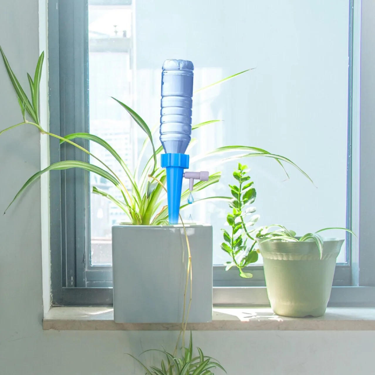 Description Picture 3 of itemAuto Drip Irrigation Watering System Dripper Spike Kits Garden Household Plant Flower Automatic Waterer Tools