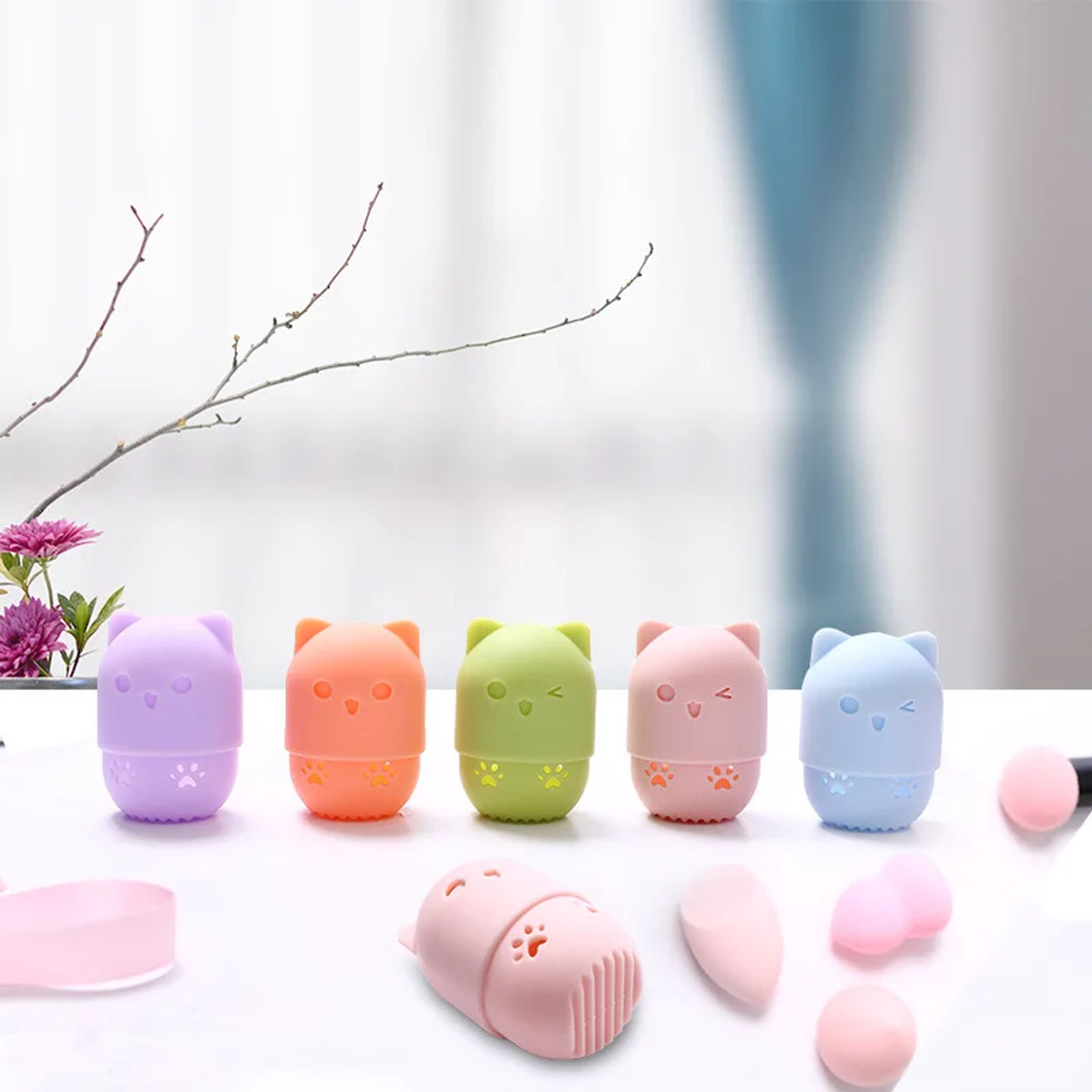 Description Picture 2 of itemCute Silicone Makeup Sponge Holder Cat Shaped Sponge Rack Powder Puff Case Cosmetic Blender Sponge Box Makeup Egg Drying Case
