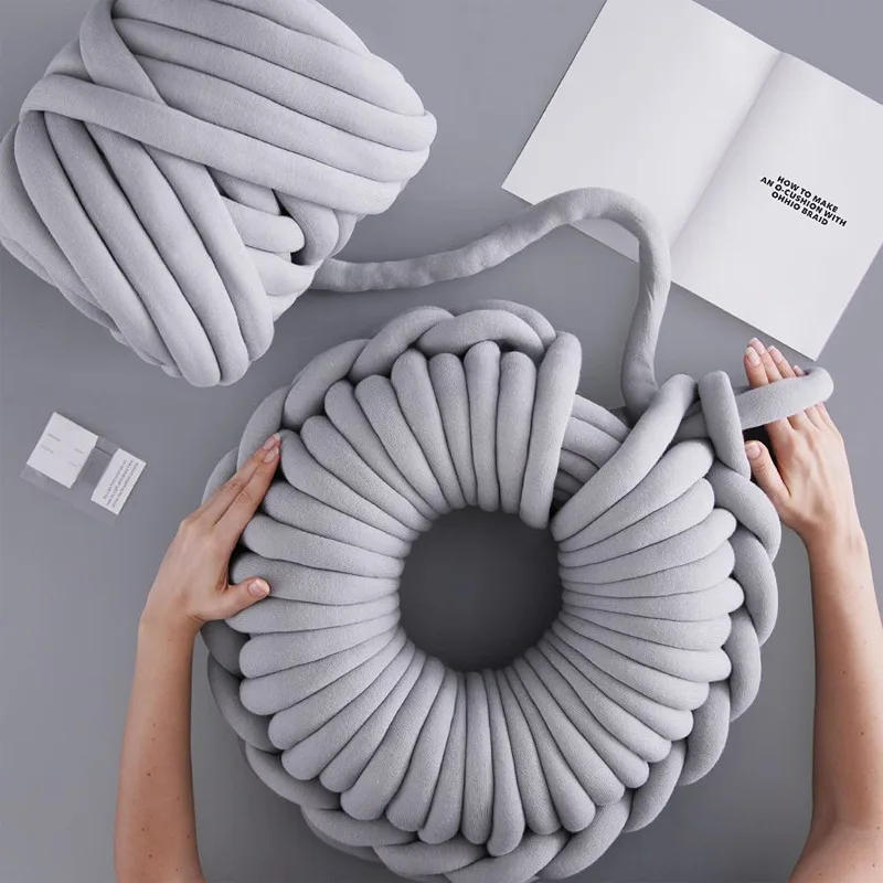 Description Picture 2 of item1kg Thick Chunky Yarn Cored Cotton Wool Tube Yarn for DIY Blanket Hat Bulky Arm Roving Handwork Knitting Spin Yarn For Pet bed