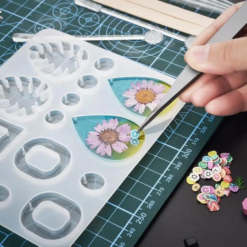 Description Picture 6 of item1:1 AB Resin Epoxy Glue High Adhesive Hardener Crystal Gel For DIY Resin Jewelry Making Accessory Gum Intarsia Adhesives Sealers