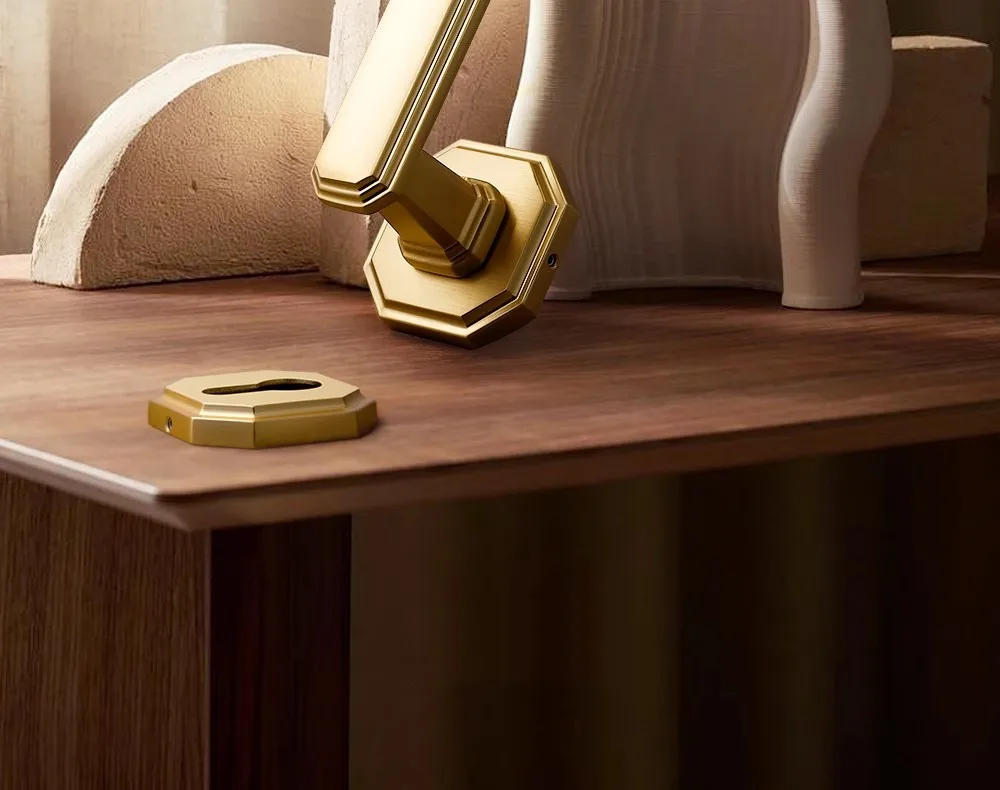 Description Picture 3 of itemGolden Bedroom Door Lock Double Handle Magnetic Lock Body Set Chinese Zinc Alloy Split Silent Security Door Lock with Key