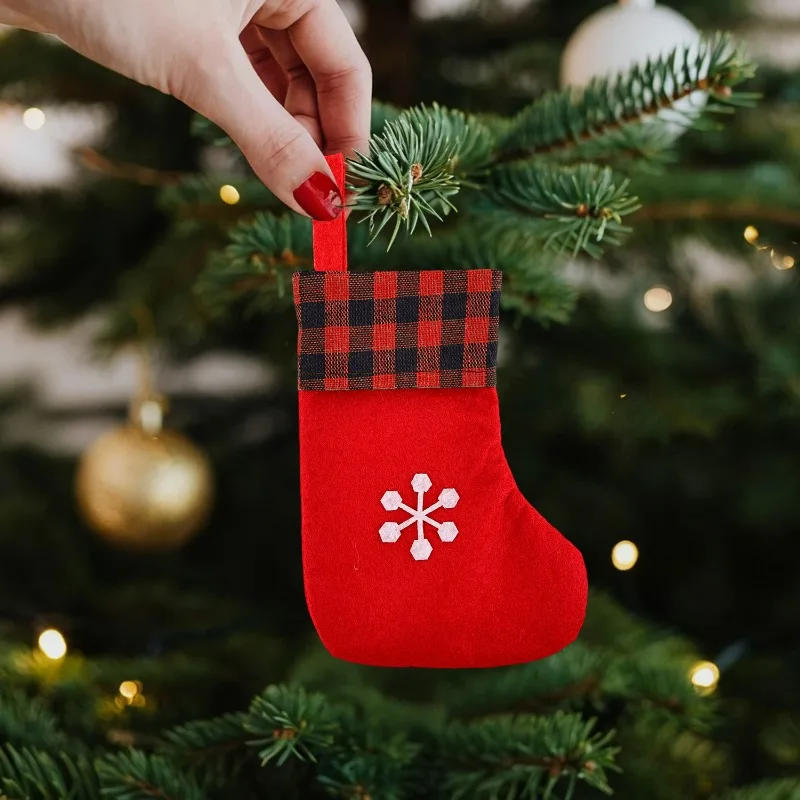 Description Picture 5 of itemChristmas Hanging Stockings Decor DIY Green Red Xmas Tree Ornaments Kids Candy Gift Storage Pouch Home New Year Party Supply