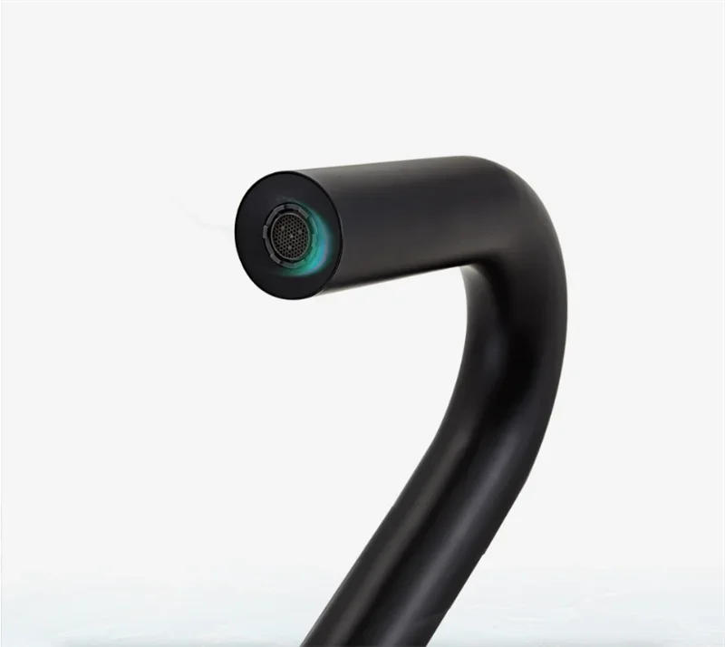 Description Picture 6 of itemBlack Bathtub Faucet Floor Stand Bathtub Mixer 360 Degree Rotation Spout with Handshower Head Bath Mixer Shower