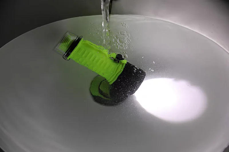 Description Picture 4 of itemSuper Bright 5000LM Scuba Diving Flashlight Rechargeable Built-in Battery Diving Torch XHP50 Professional Underwater 100M Torch