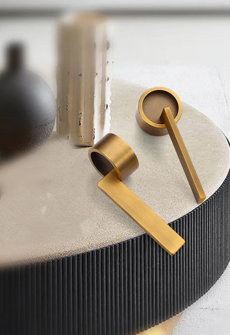 Description Picture 3 of itemHigh Quality Zinc Alloy Security Door Lock Bedroom Mute Door Handle Deadbolt Lockset Indoor Hardware Door Knob with Lock and Key