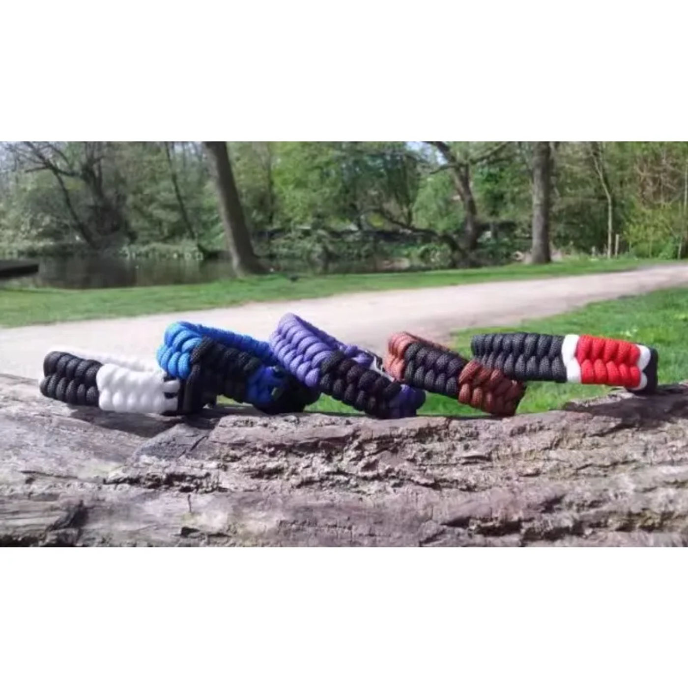 Description Picture 2 of item7-Core Brazilian Judo Paracord U-Shape Adjustable Buckle Braided Bracelet Wilderness Emergency Camping EDC Accessories