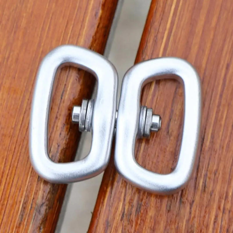 Description Picture 4 of itemAluminum Professional Climbing Carabiner Mountaineering Hammock Safety Buckle Hook Safety Lock C Rotating Ring Accessory