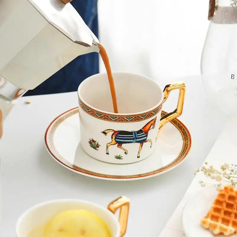 Description Picture 5 of itemCreative Retro Coffe Cups Set Ceramic Mug Porcelain Teaware Luxury Gift Bone China Wedding Decoration Drinkware Tea Cup Set