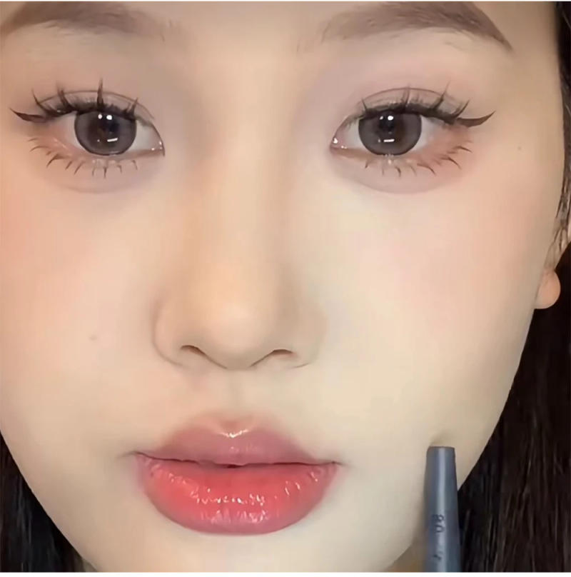 Description Picture 5 of itemMonochrome Highlighter Makeup Palette Face Matte Eyeshadow Lasting Pigment Brightening Lying Silkworm Contour Concealer Cosmetic