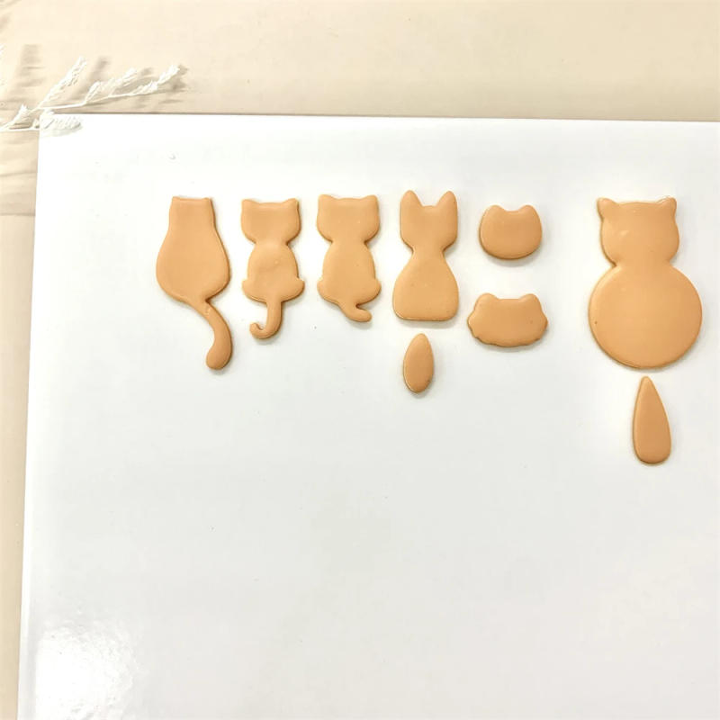 Description Picture 3 of itemCute Mini Cat Pattern Polymer Clay Cutter Kitty Shaped Pottery Clay Molds For DIY Earrings Jewelry Pendant Decoration Making