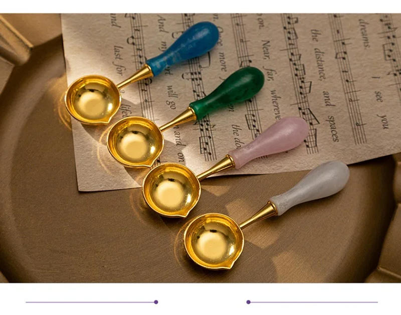 Description Picture 6 of itemCrystal Bubble and Wood Handle Spoon Embossed Supplies Envelope Decoration for Packaging Scrapbooking Seal Wax Stamp Set SB027