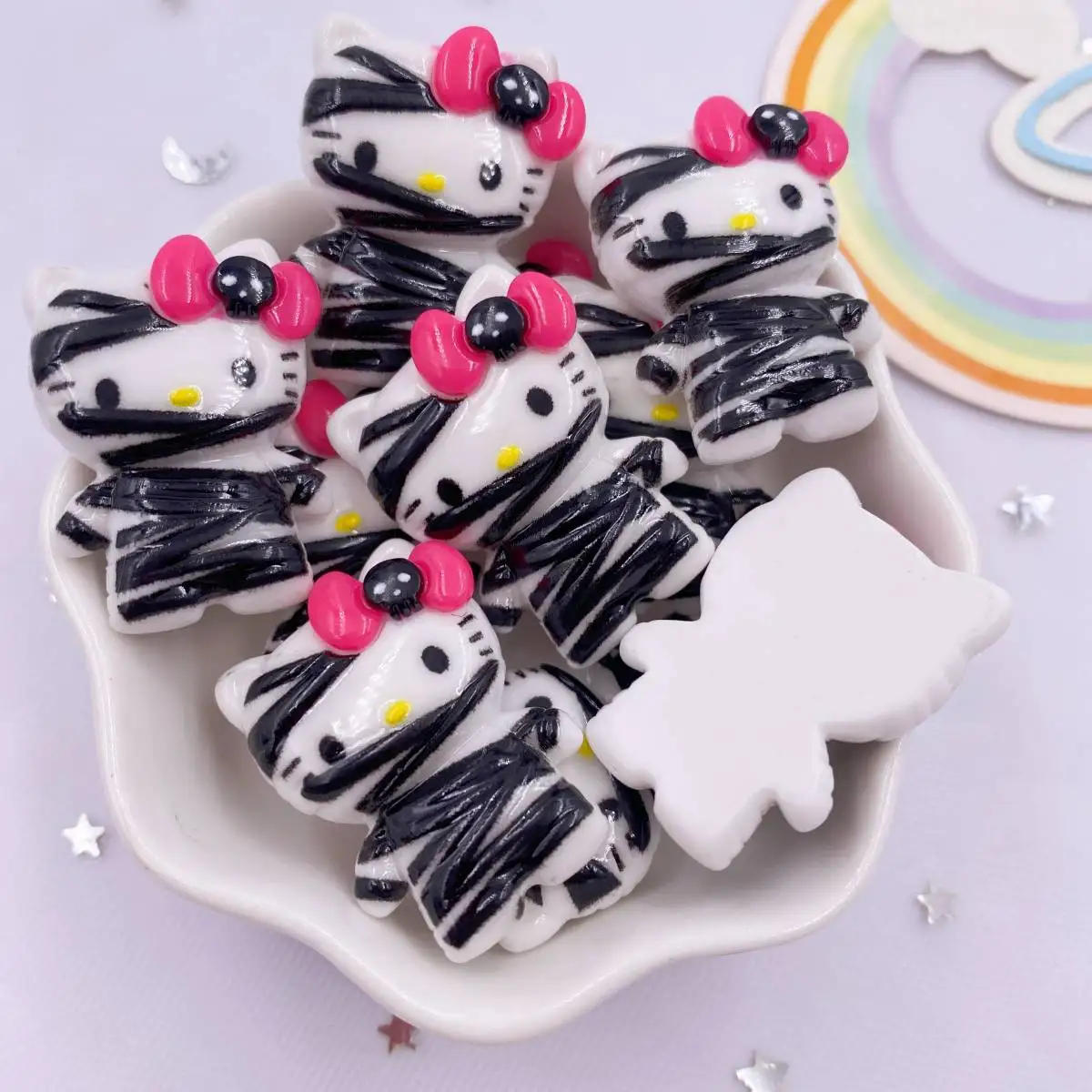 Description Picture 4 of item6Pcs Resin Colorful Kawaii Wounded Bandage Cat Flatback Stone Figurine Halloween Decor Accessories DIY Hair Bow Scrapbook Crafts
