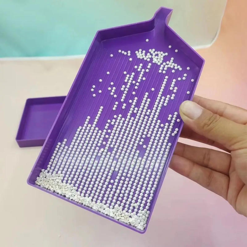 Description Picture 5 of itemLarge Capacity Diamond Painting Tray Plastic Drill Plate Nail Art Beading Plates Cross Stitch Embroidery Accessories