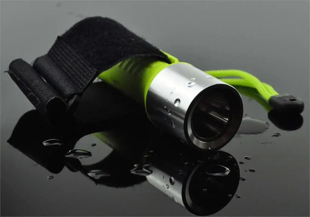 Description Picture 3 of itemHigh Power Diving Flashlight IP68 Waterproof Diving Light Underwater Handlamp Powered Outdoor Lighting Lantern By 18650 Battery