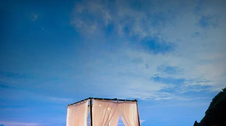 Description Picture 2 of itemLandscape Lamp Luminous Colorful Ball USB LED Lights Swimming Pool Outdoor Creative Decor Chandelier Garden Round Lawn Light