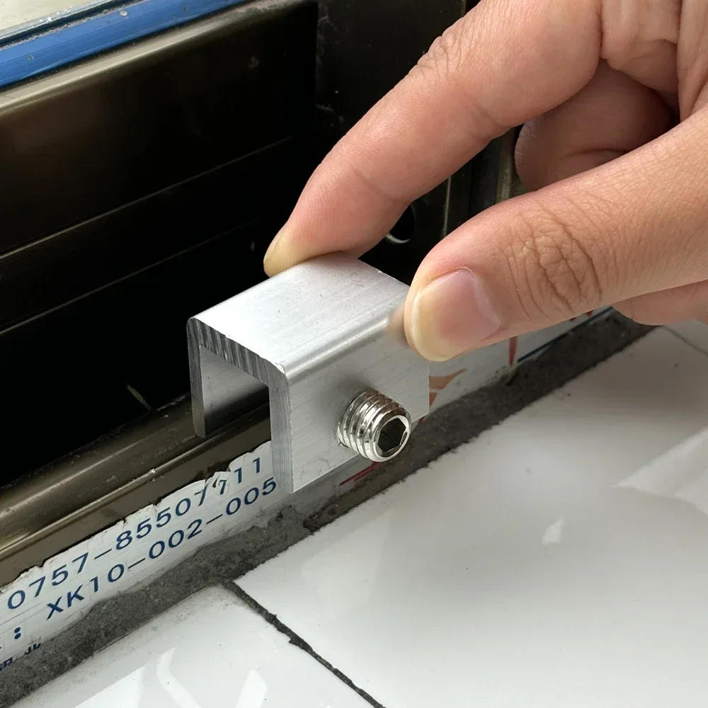 Description Picture 4 of item1/2Pcs Window Lock Security Lock Limit Sliding Door Windows Restrictor Child Safety Anti-theft Door Stopper Home Improvement