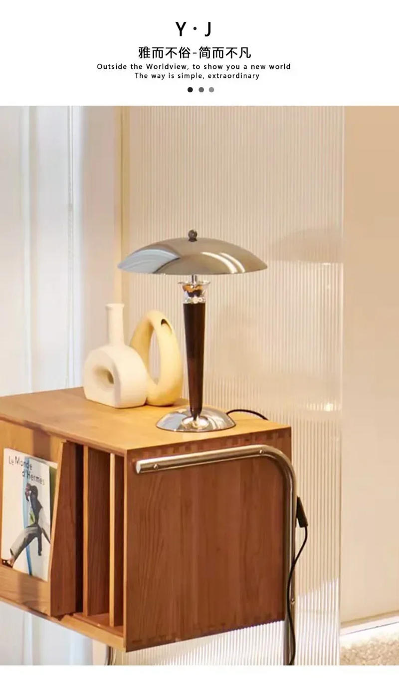 Description Picture 5 of itemRetro Style Lighthouse Desk Lamp Home Decoration Antique Hotel Lamp European Style Nostalgic High-end Office Desk Lights LED