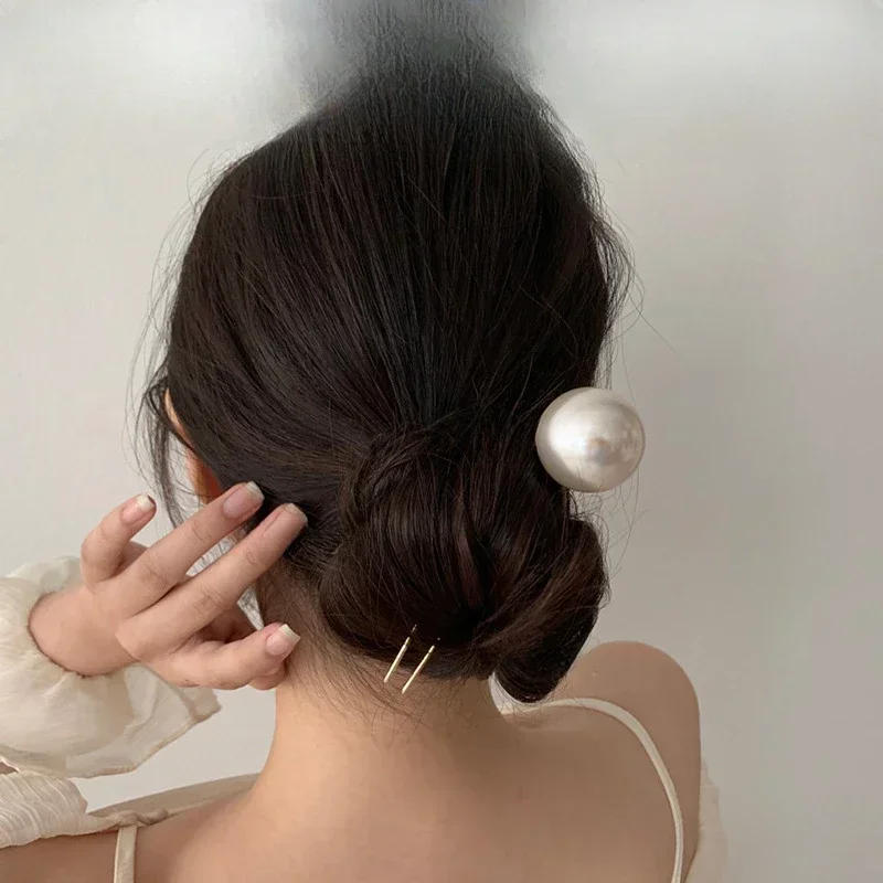 Description Picture 3 of itemTemperament Niche Simple U Shaped Hair Pins Elegant Pearl Hairpins Metal Bobby Style Grips Hair Bun Clips Hair Styling Tools