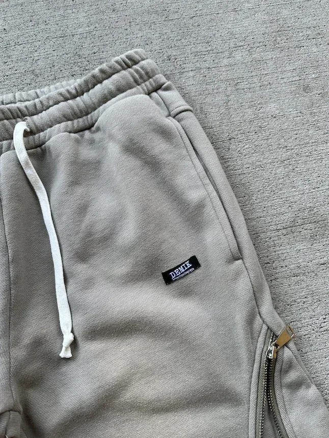 Description Picture 5 of itemHarajuku Y2K men clothing sweatpants vintage Casual Zipper Decoration Pants Hip Hop Gothic Streetwear Cotton Straight Leg Pants