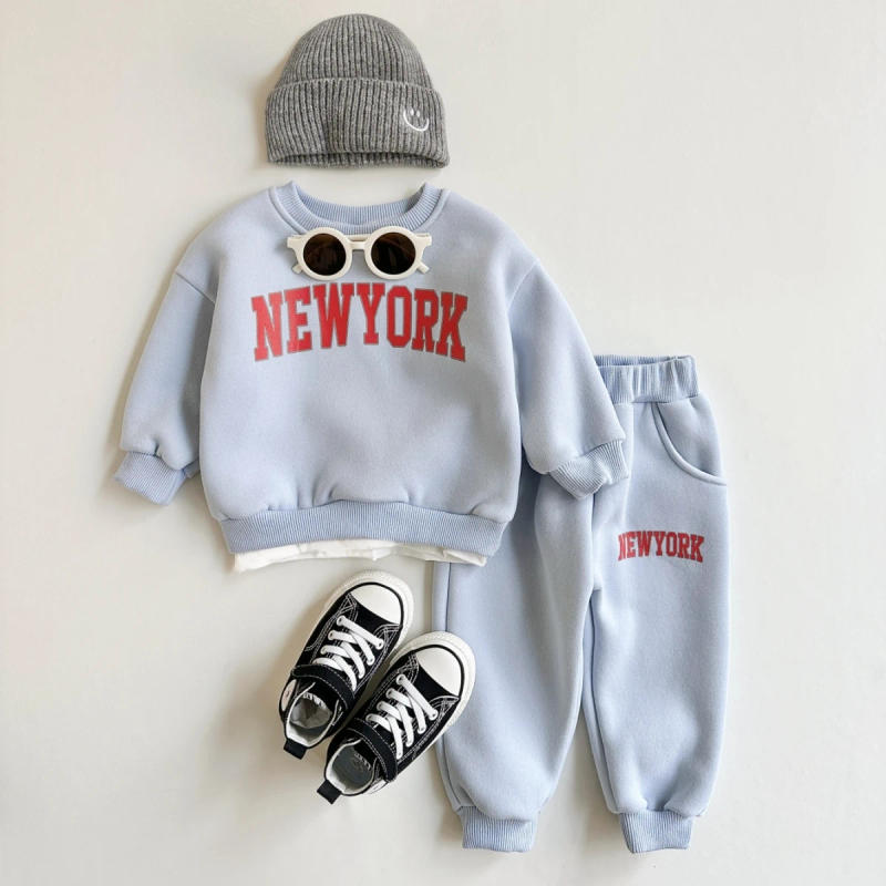 Description Picture 5 of item2Pcs Baby Clothing Set Boys Girls NewYork Print Sports Top Pants Suit Sweatshirt Winter Toddler Outfit Thick Newborn Clothes