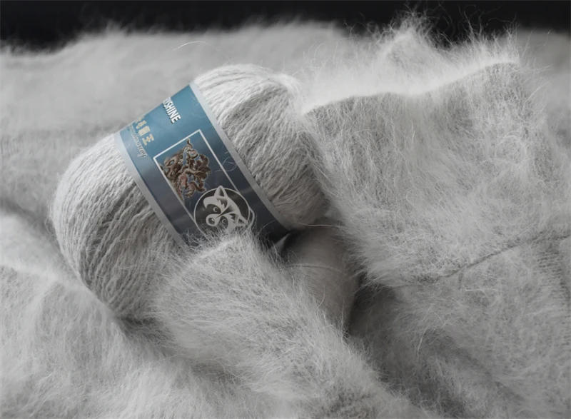Description Picture 2 of item1 Pcs Cashmere Mink Fur Yarn for Hand Knitting  Long Plush Wool Crochet Knitting Yarn for Fall Winter Luxury Needlework Diy Knit
