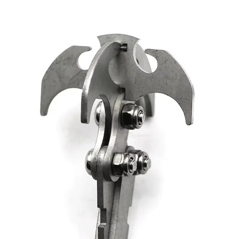 Description Picture 5 of itemOutdoor Rock Climbing Rescue Claw Survival Mountaineering Hook Tool Multifunctional Stainless Steel Folding Gravity Grab Hook