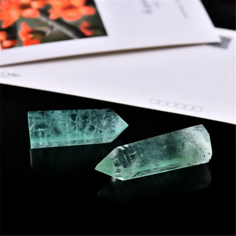 Description Picture 5 of itemNatural Green Fluorite Single Pointed Pillar Crystal Healing Stone Natural Green Quartz Room Decor Polished Obelisk Carved Craft