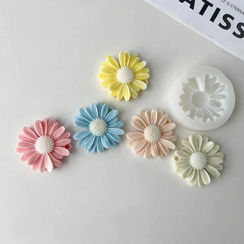 Description Picture 5 of itemDaisy Sunflower Scented Candle Silicone Mold Aromatherapy Soap Mold Drop Glue Hanging Decoration Mold