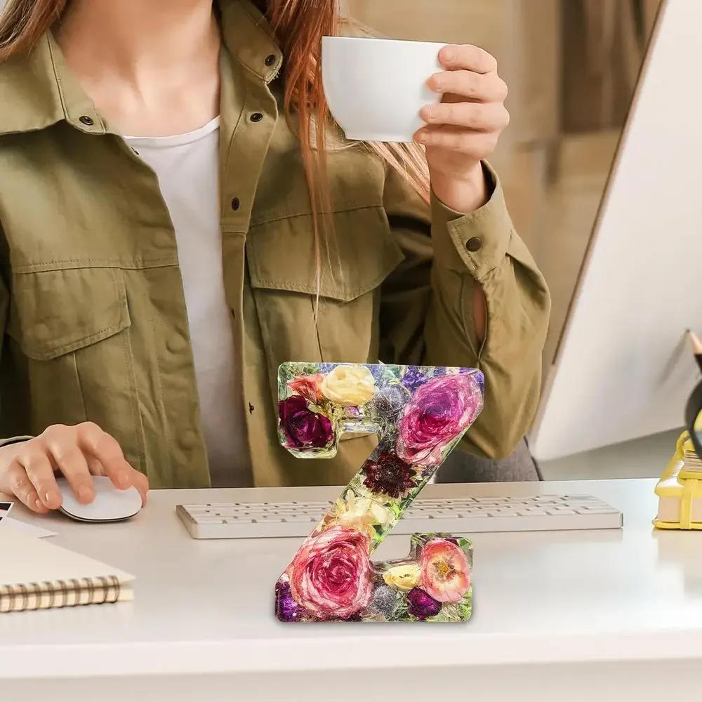 Description Picture 5 of itemFloral Letter Night Light Alphabet Letter LED Lights Luminous Number Lamp Decorative Resin Lamp With Initial Letter & Dry Flower