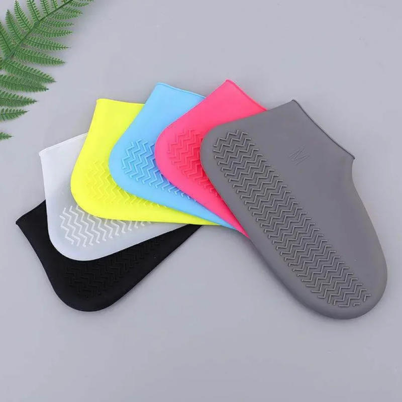 Description Picture 4 of item1 Pair Silicone WaterProof Shoe Covers S/M/L Covers Slip-resistant Rubber Rain Boot Overshoes Accessories For Outdoor Rainy Day