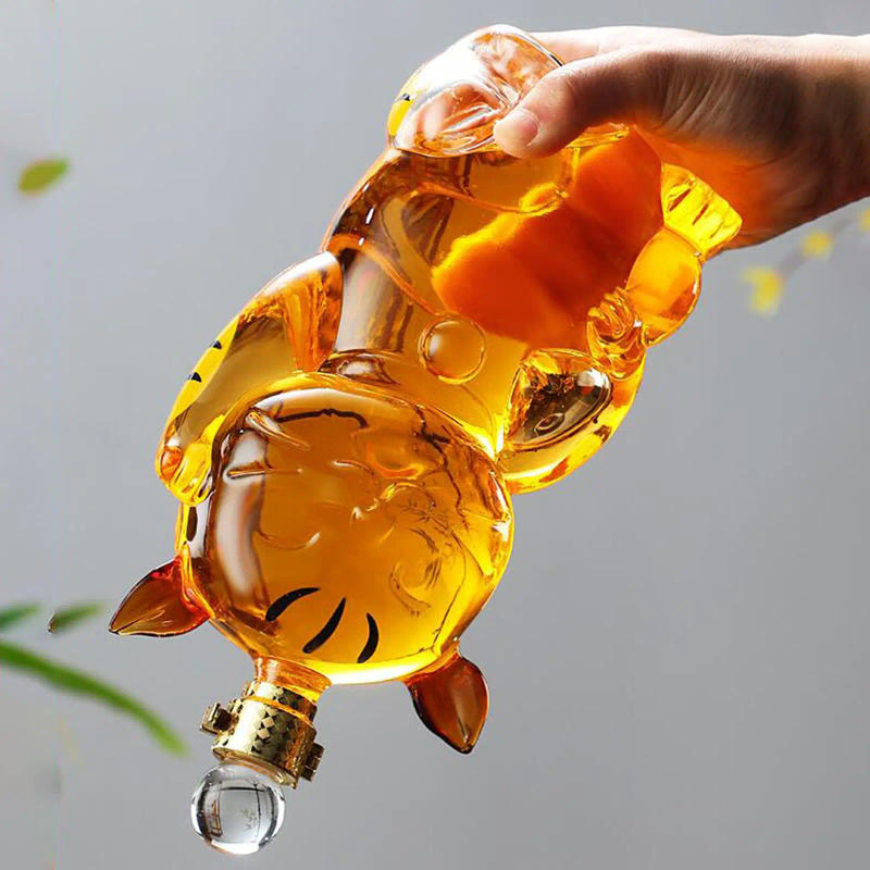 Description Picture 5 of itemCat Shaped Large Decanter Glass with Stopper Dispenser Carafe 1000ml Bottle Holder for Restaurant Dining Party Decoration Gift