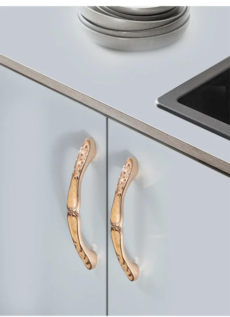 Description Picture 3 of itemEuropean Luxury Amber Gold Door Pull Up Bar Closet Kitchen Cabinet Handle for Furniture Cupboard Wardrobe Drawer Knob Hardware