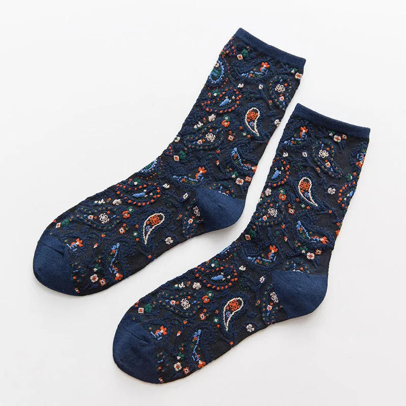 Description Picture 6 of item2023 Floral Print Cotton Long Socks for Women Woman Socks Ethnic Korean Fashion Harajuku New Retro Vintage Streetwear Crew Socks