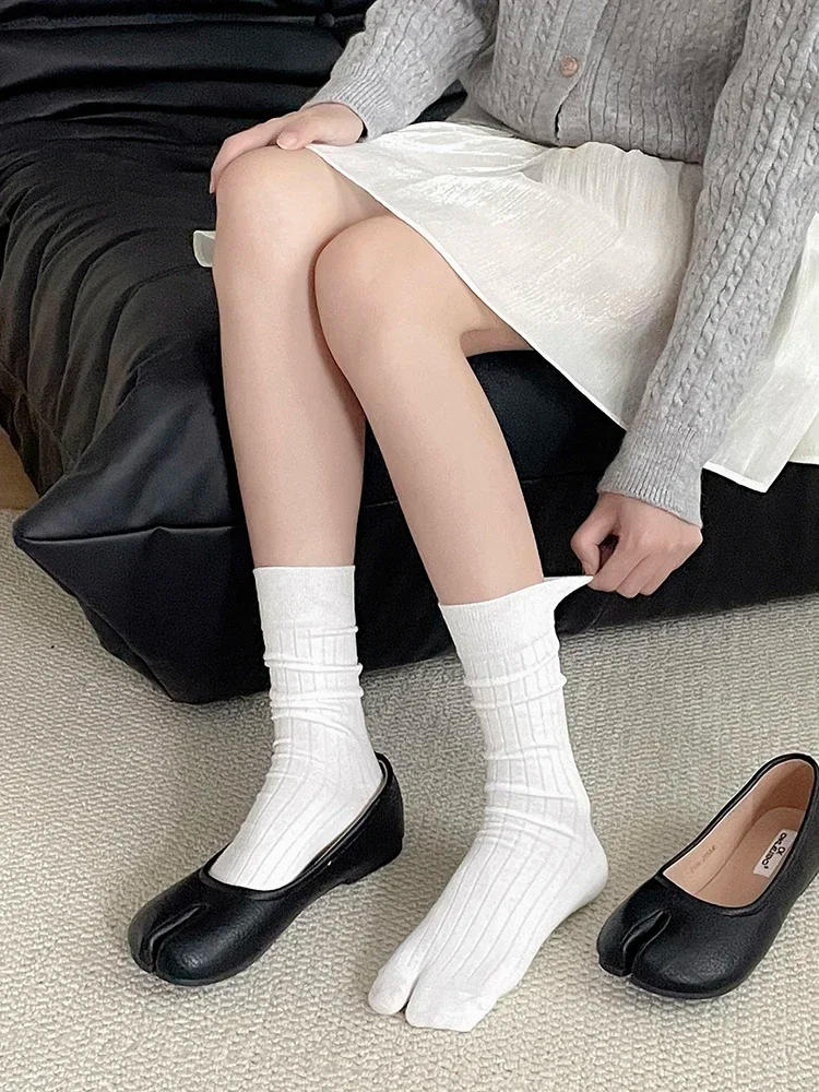 Description Picture 6 of itemLolita Ballet Combed Cotton Split Toe Woman Socks Solid Color Stripe Comfortable Soft Two-Toed Japanese Harajuku Women Tabi Sox