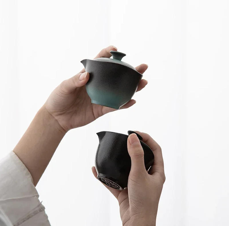 Description Picture 4 of itemCeramic Porcelain Kung Fu Teaset Teaware Outdoor Travel Tea Set Gaiwan Anti-scalding 1 Pot 2 Cups Teapot Infuser Tea Ceremony