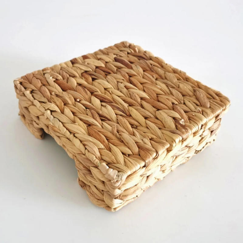 Description Picture 3 of itemNew square woven sundry storage basket straw tissue box bread basket ready-made water gourd grass storage basket