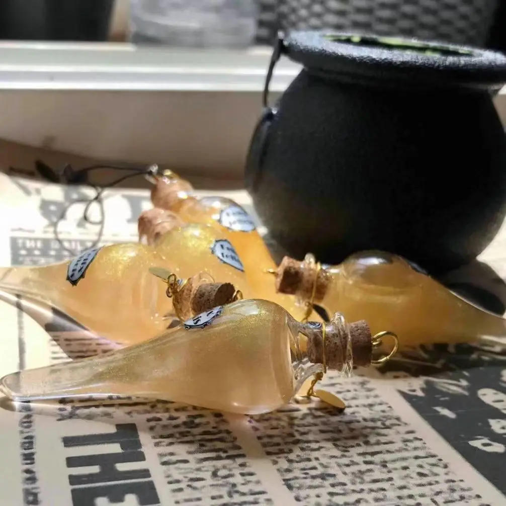 Description Picture 4 of itemFelix Felicis Potion Magical Liquid Luck Color Changing Glass Potion Bottle Home decoration Hanging Ornaments