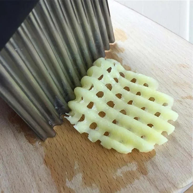 Description Picture 4 of itemStainless Steel Potato Cutter, Vegetable Peeler, Kitchen Accessories Tool for Making Potato Chips and French Fries, Wavy Knife
